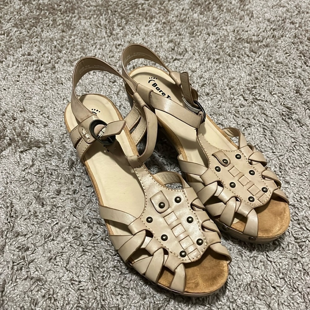 Wedges (Tan)